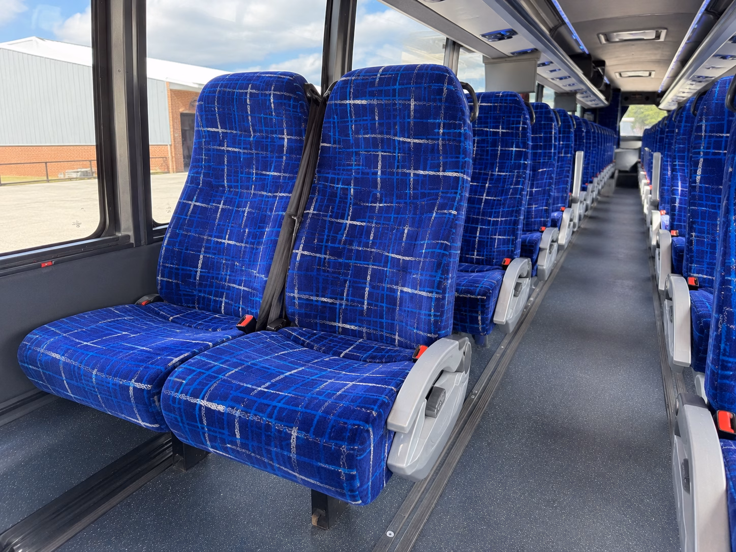 whatever your group size there s a bus in the network for your montgomery wine tour